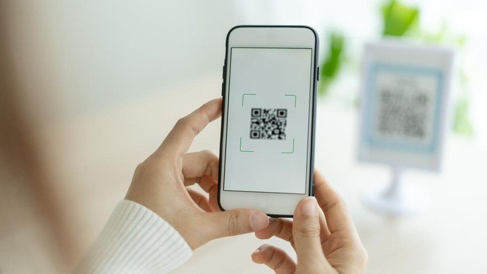 ilustrasi-qris-atau-qr-codes_169 (1)